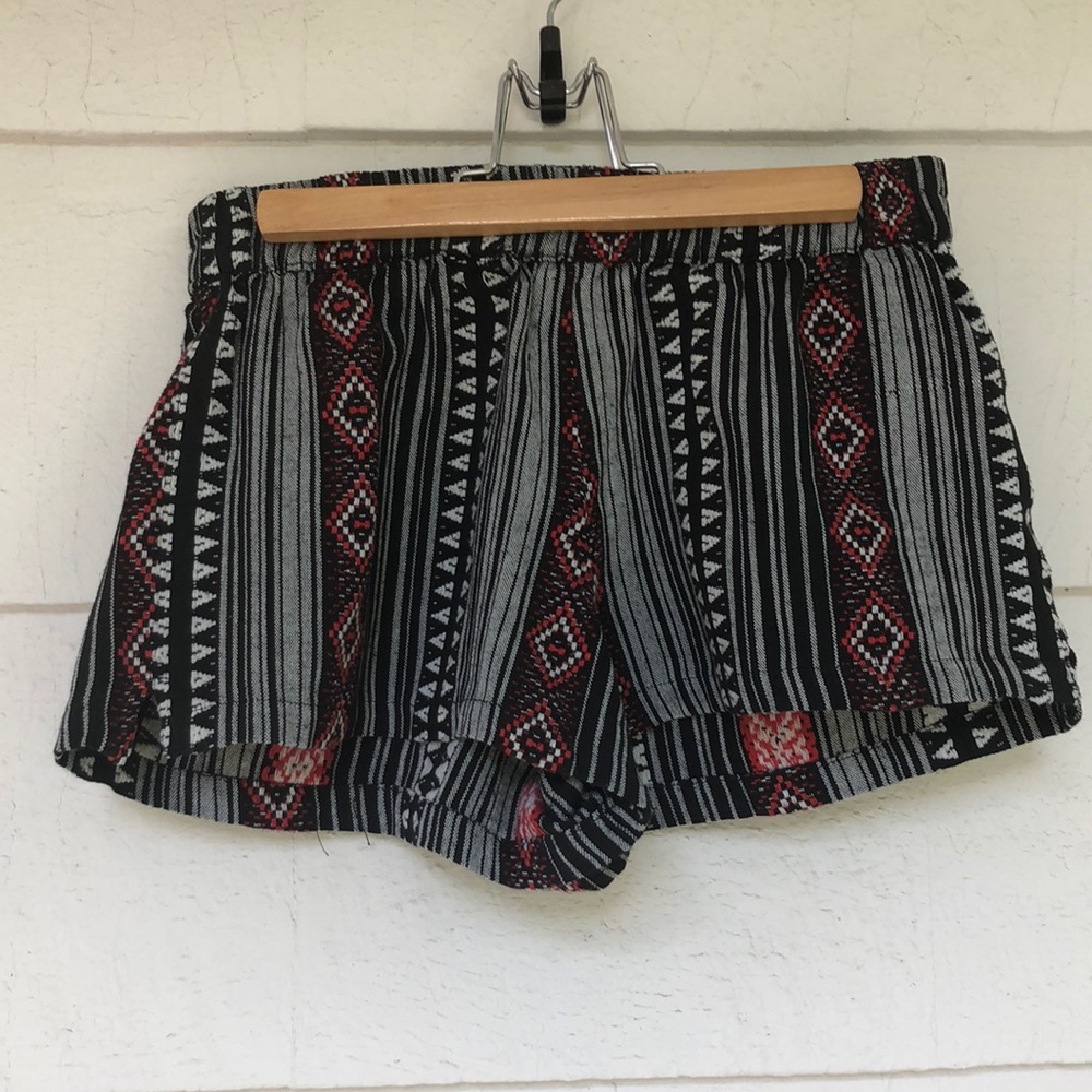 XS patterned shorts